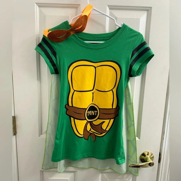 Teenage Mutant Ninja Turtles Michelangelo “Mikey” T-shirt with cape and mask - Picture 1 of 10